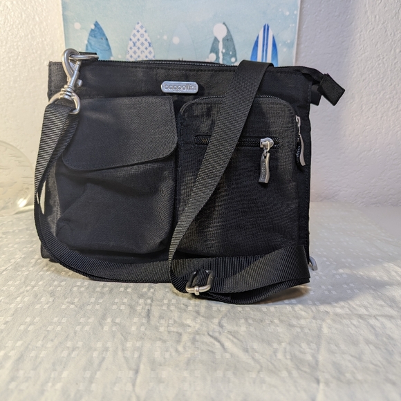 Baggallini Black Crossbody Bag - Picture 2 of 8